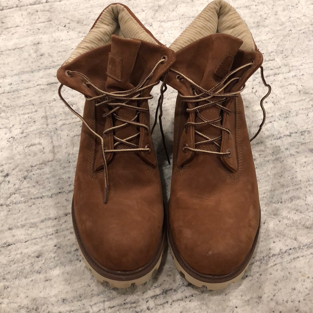 MENS Timberland boots with accent
